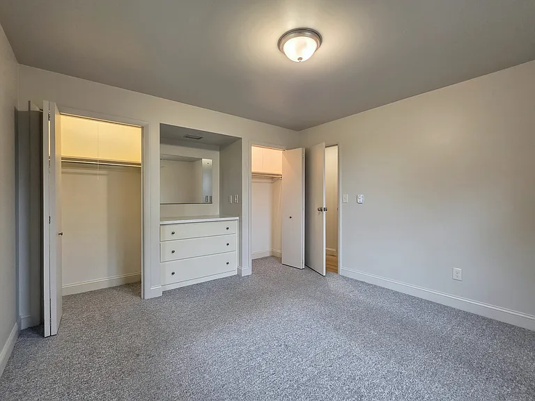 2 Colonial Ave — Photo 12