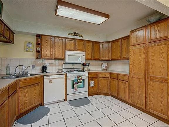 3rd image of 27270 E 75th St S