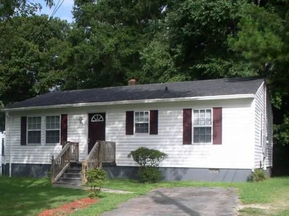 125 Booth Ave, Henderson, NC 27536