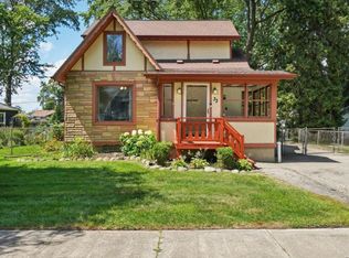 33 Goldner Ave, Waterford, MI 48328