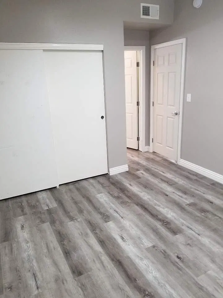 2 bed, 800 sqft, $2,100 — Photo 1