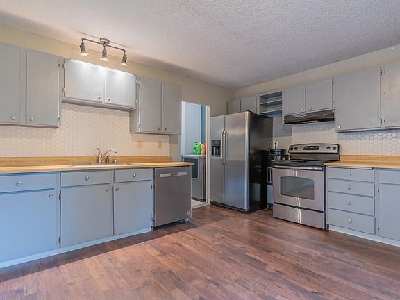 4th image of 3106 Treaty St