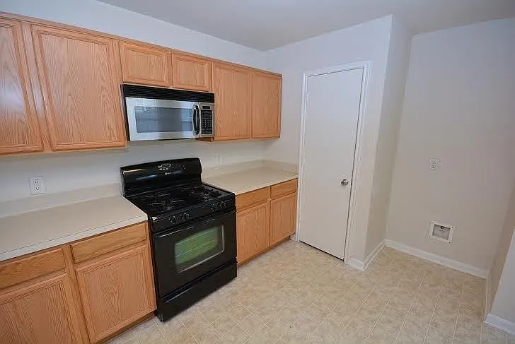 8106 Arrington Forest Ln — Photo 9