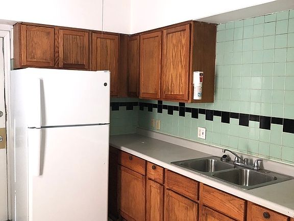 3rd image of 2507 Logan Ave N #1