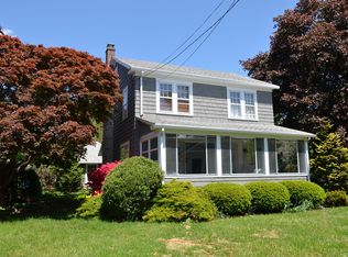 8 Barclay Ct, Norwalk, CT 06853