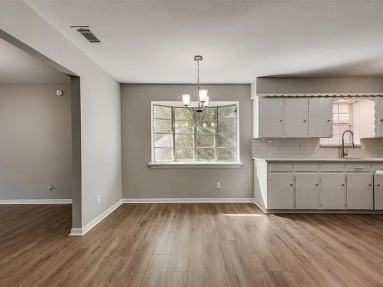 8423 Cadenza Ln — Photo 6