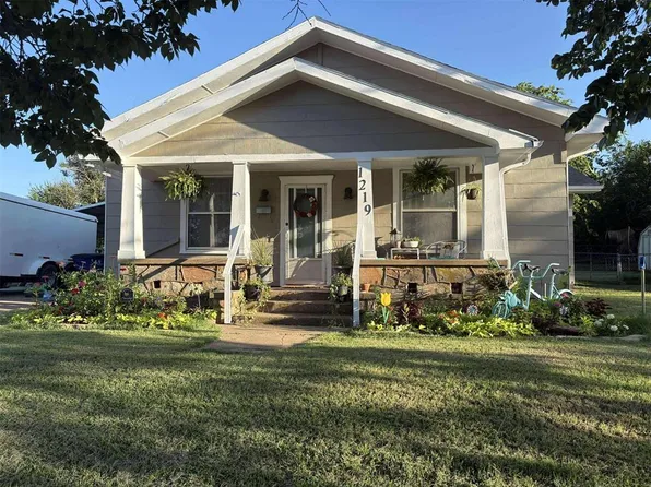 1219 E Oklahoma Ave, Guthrie, OK 73044