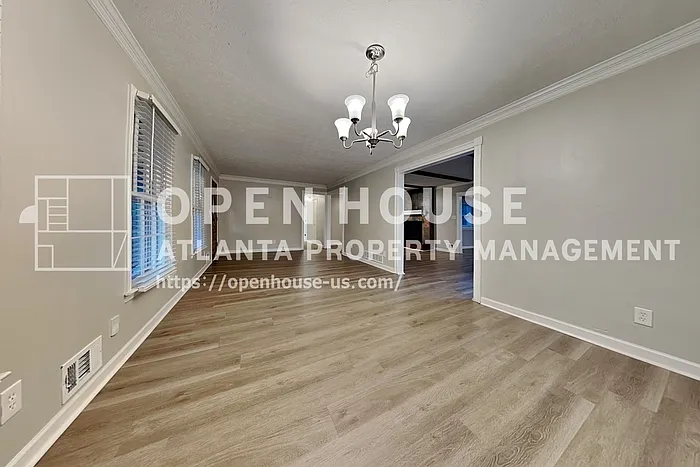 2755 Hickory Cir — Photo 8