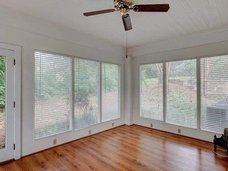 9 Shorter Cir SW — Photo 17