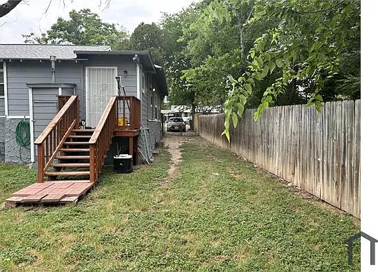 130 Hermitage Ct #2 — Photo 14