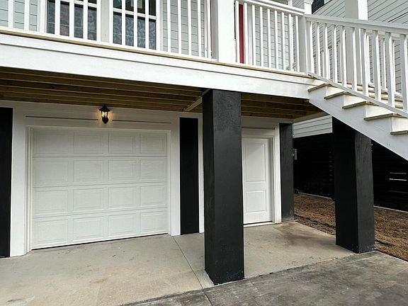 3rd image of 4416 Oakwood Ave