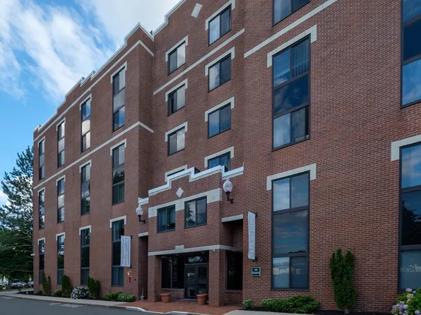 30 Daniels St APT 101, Malden, MA 02148