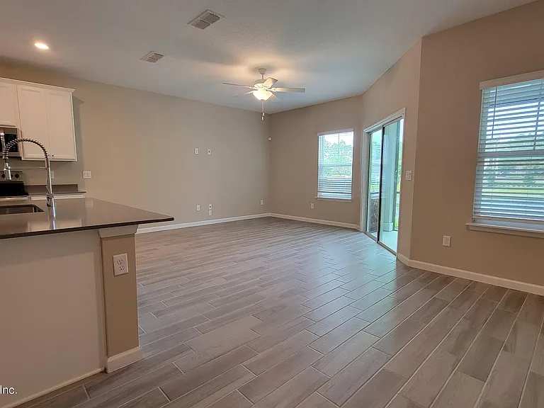 12880 Josslyn Ln — Photo 6