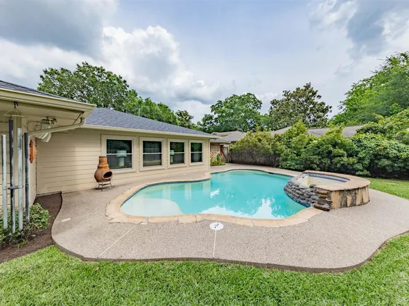 1015 Bluebonnet St, Katy, TX 77493
