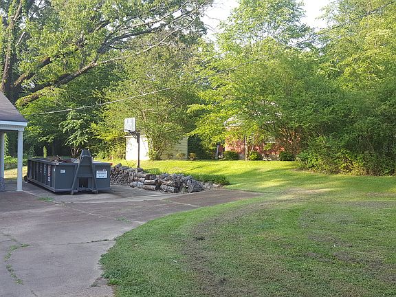 Neighbor's home to East