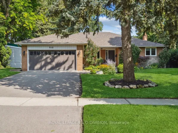44 George Henry Blvd, Toronto, ON M2J 1E2