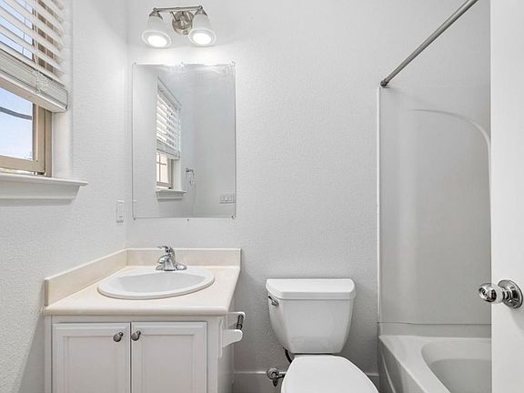 5th image of 1463 Trombetta St