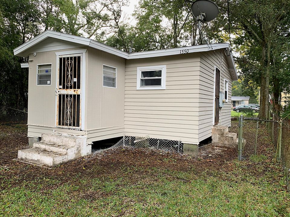 1st image of 1550 W 29th St