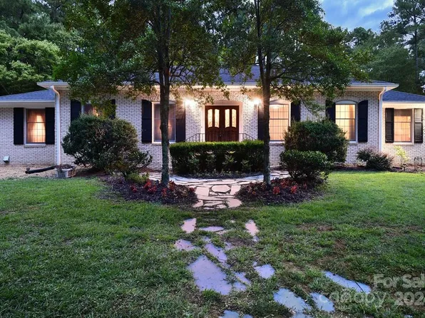 329 E Allenton St, Mount Gilead, NC 27306