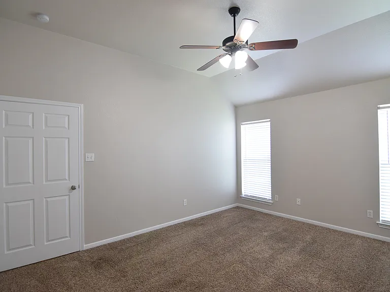 5619 Fair Hill Dr — Photo 11