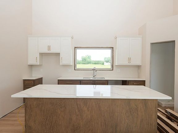 5th image of 14217 Velp Ave