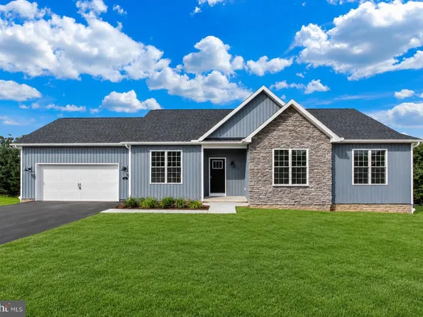 59 Bright Ln #11, Hanover, PA 17331