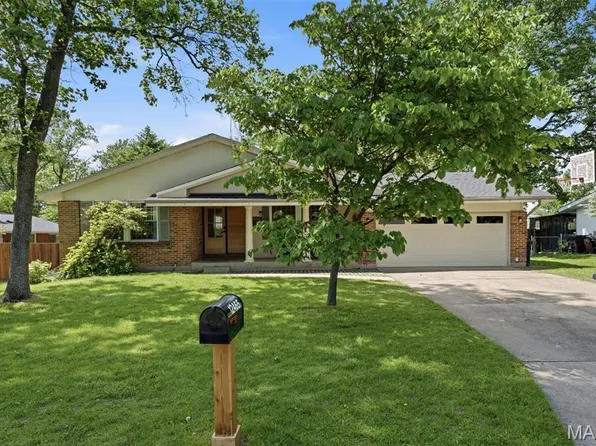 12465 Cape Cod Dr, Saint Louis, MO 63146