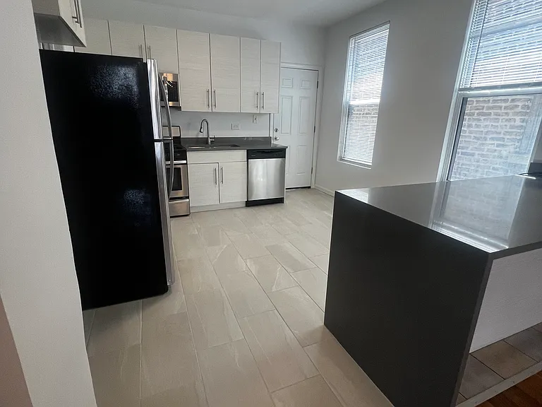 1516 N Greenview Ave #2R — Photo 3