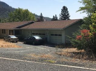 202 Meadow Lark Dr, Grants Pass, OR 97526