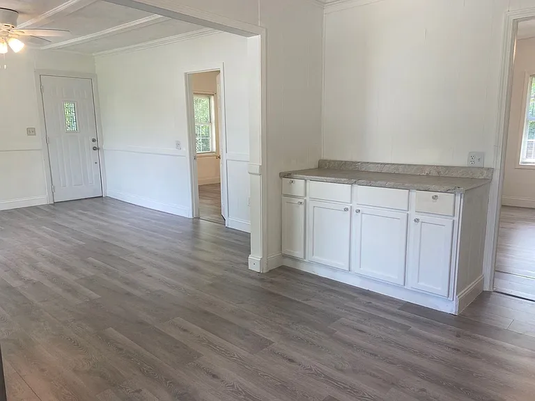 703 Brown St — Photo 9