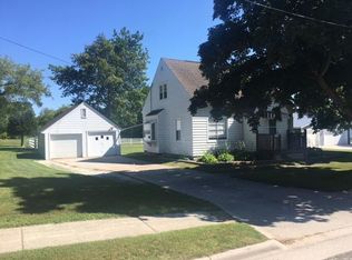 516 Washington St, Mishicot, WI 54228