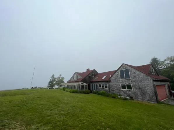 28 Shore Road, Sedgwick, ME 04673