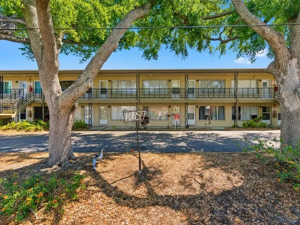 1257 Drew St APT 14, Clearwater, FL 33755