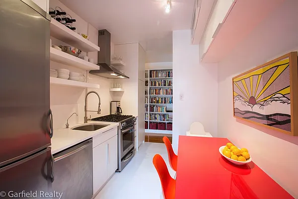 Sold by Garfield Realty  | media 31