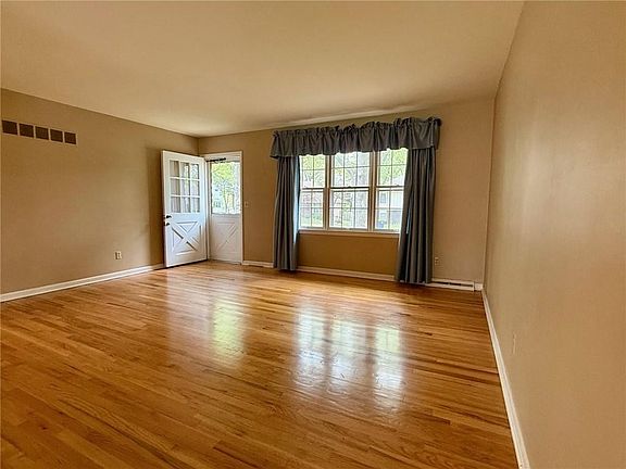 2nd image of 6919 NW Park Plaza Dr