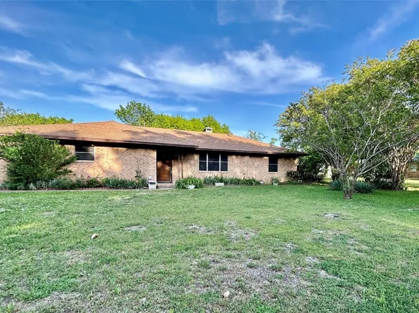 125 Dale St, Tom Bean, TX 75491