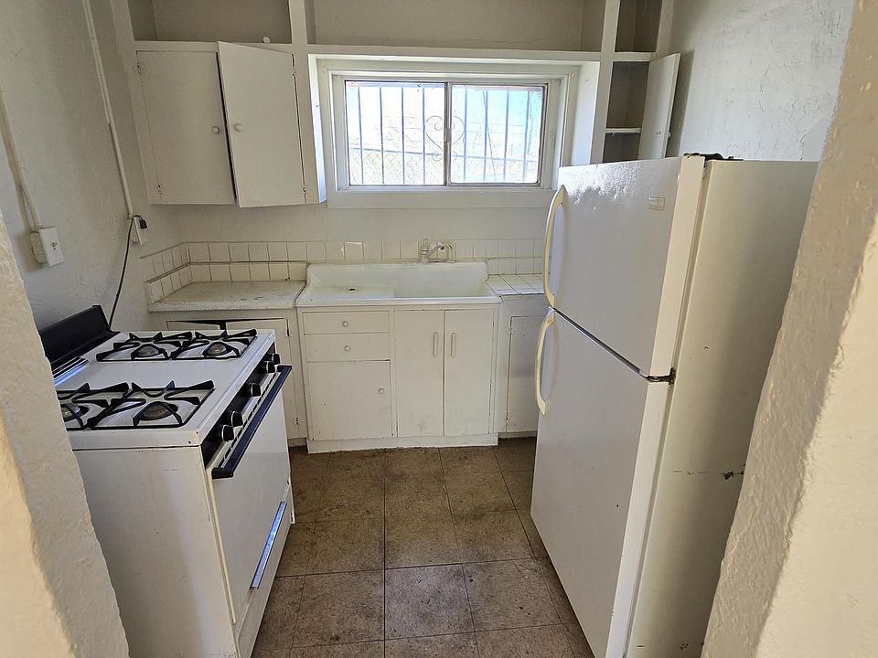 1st image of 2245 S 6th Ave #11189787