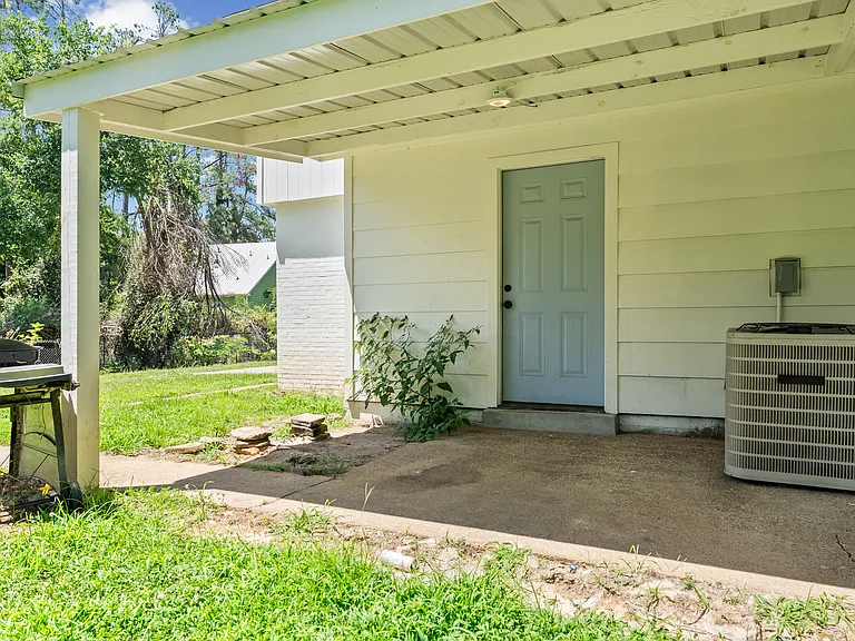 240 Josh Ln — Photo 3