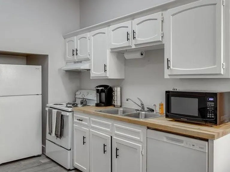 1113 Olympia Ave #A & B — Photo 10