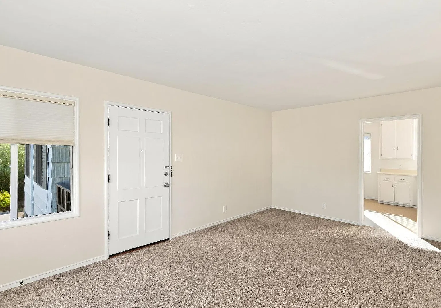 Spacious 2 Bedroom Upstairs Unit In El Cerrito! — Photo 4