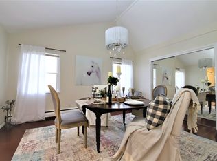 110 Lantern Rd, Hicksville, NY 11801