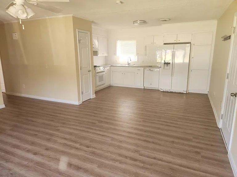 5318 Lawrence Dr — Photo 8