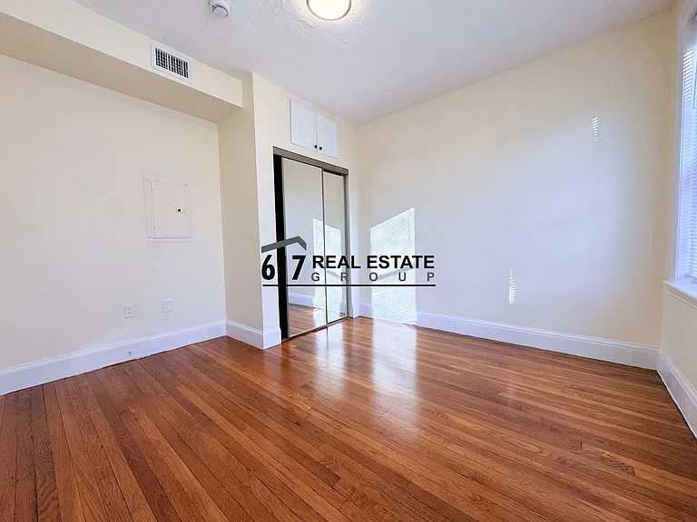 73 Thatcher St #202 — Photo 9