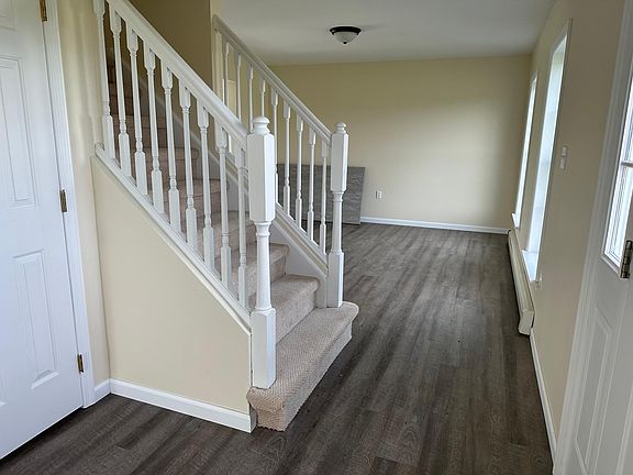5th image of 91 Courts Ln