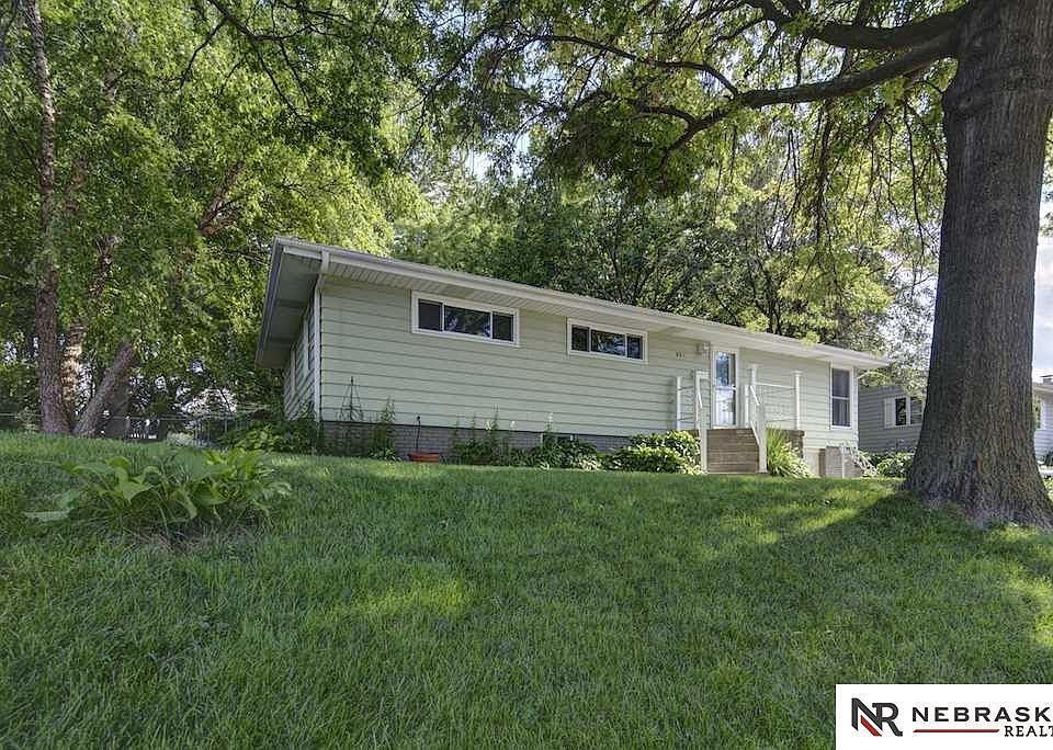 1st image of 807 Lemay Dr