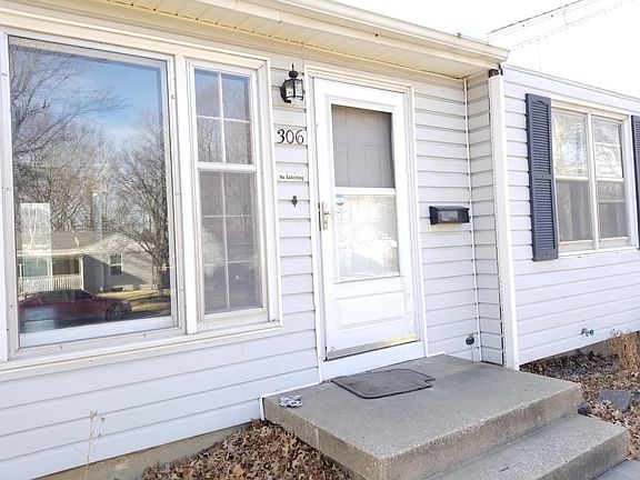 2nd image of 306 N Peck Dr