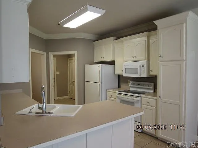 1130 Trillium Dr — Photo 8