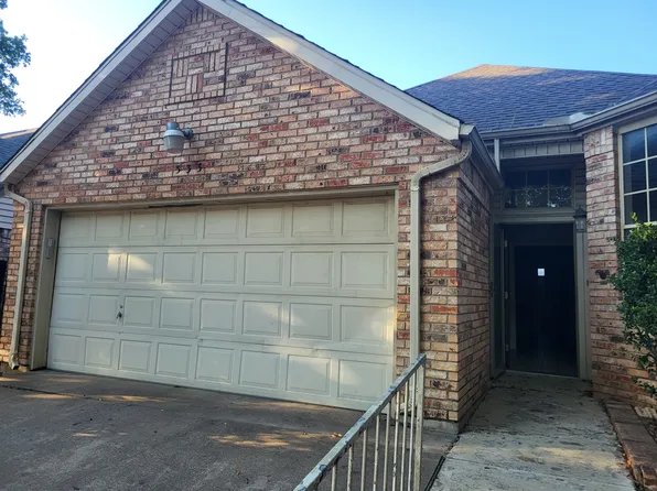 333 Fairhavens Dr, Grand Prairie, TX 75050