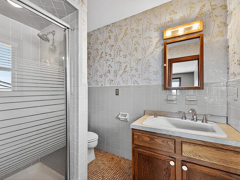 243 Newark Ave #2 — Photo 16