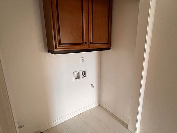 5th image of 3700 Laverne Ave